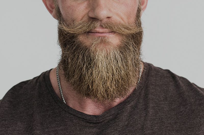 Modelowanie brody blisko Ciebie