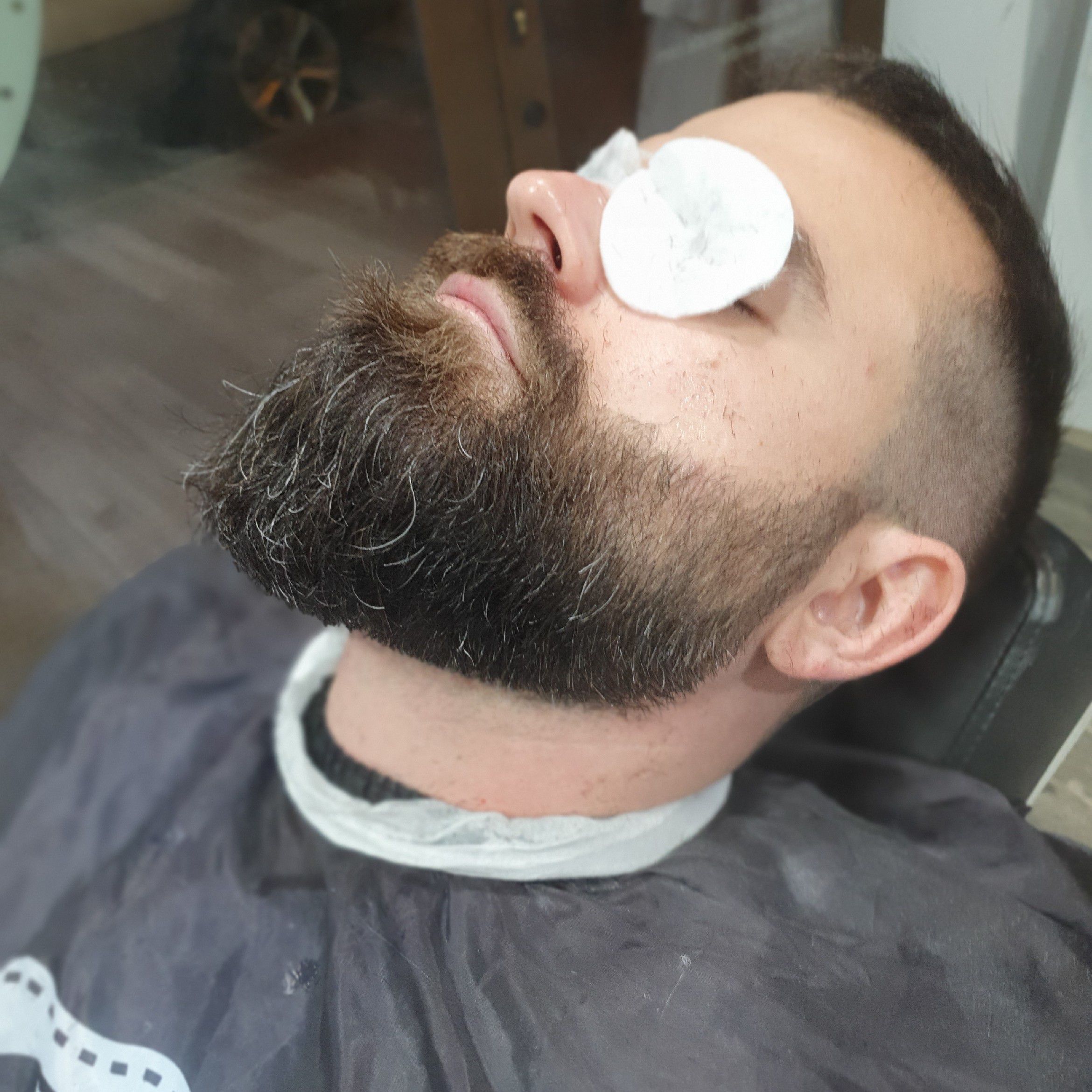 Arreglo de barba  + vapor Ozono portfolio