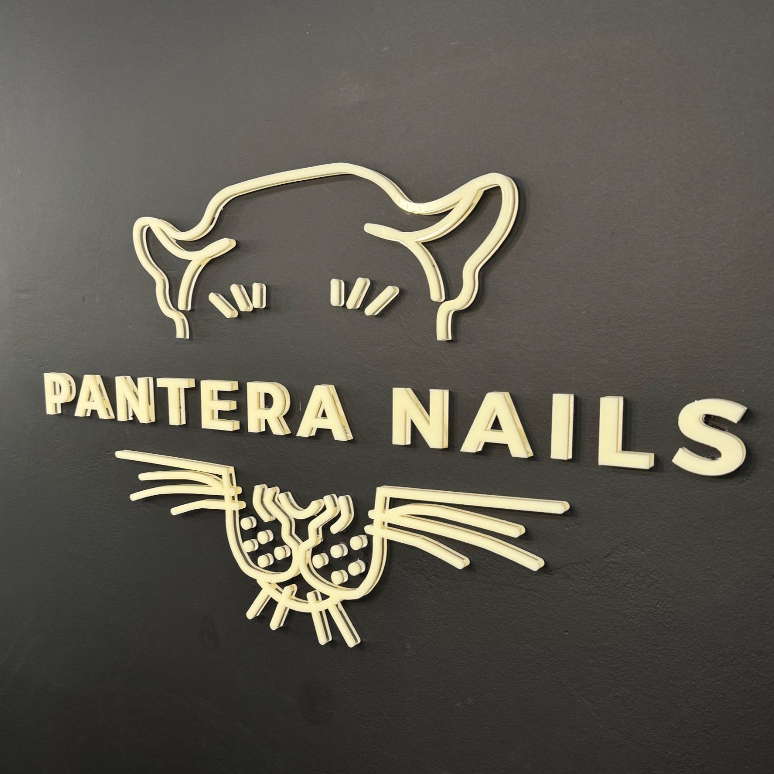 Pantera Nails Sevilla, Av. Eduardo Dato, 25, 41018, Sevilla