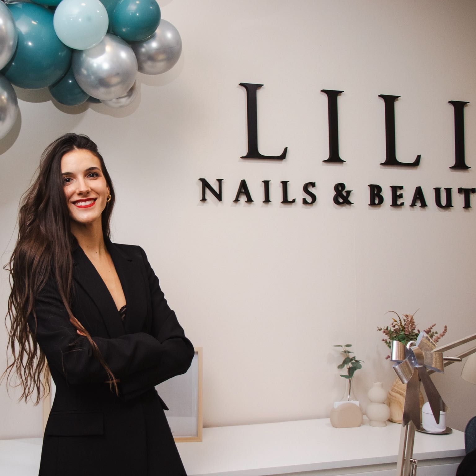 LILI NAILS & BEAUTY, Avenida de Emilio Lemos, 53, 41020, Sevilla