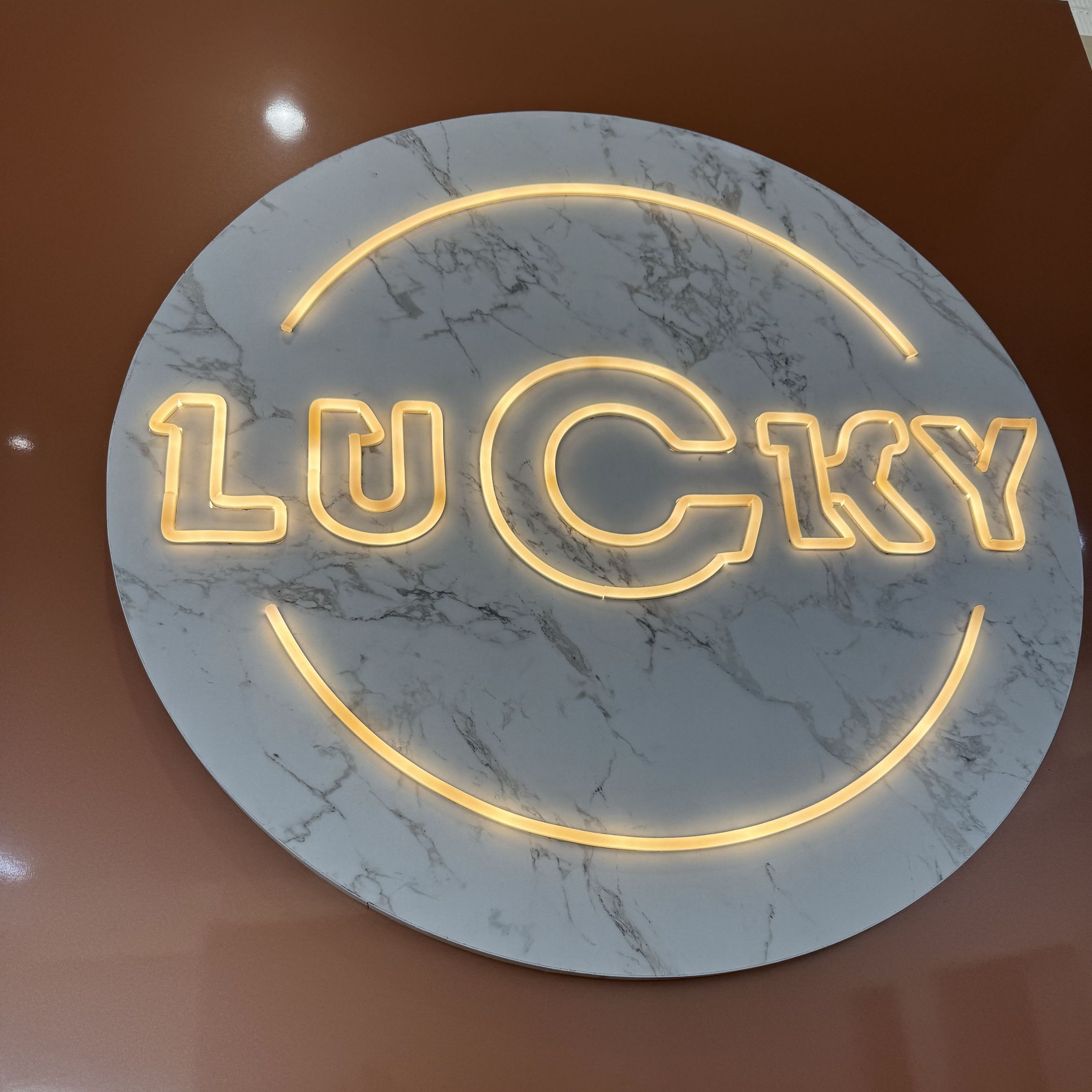 Lucky Nails, Calle Manuel Jiménez El Alguaci 2, Letra A,  loc 4, 28320, Pinto