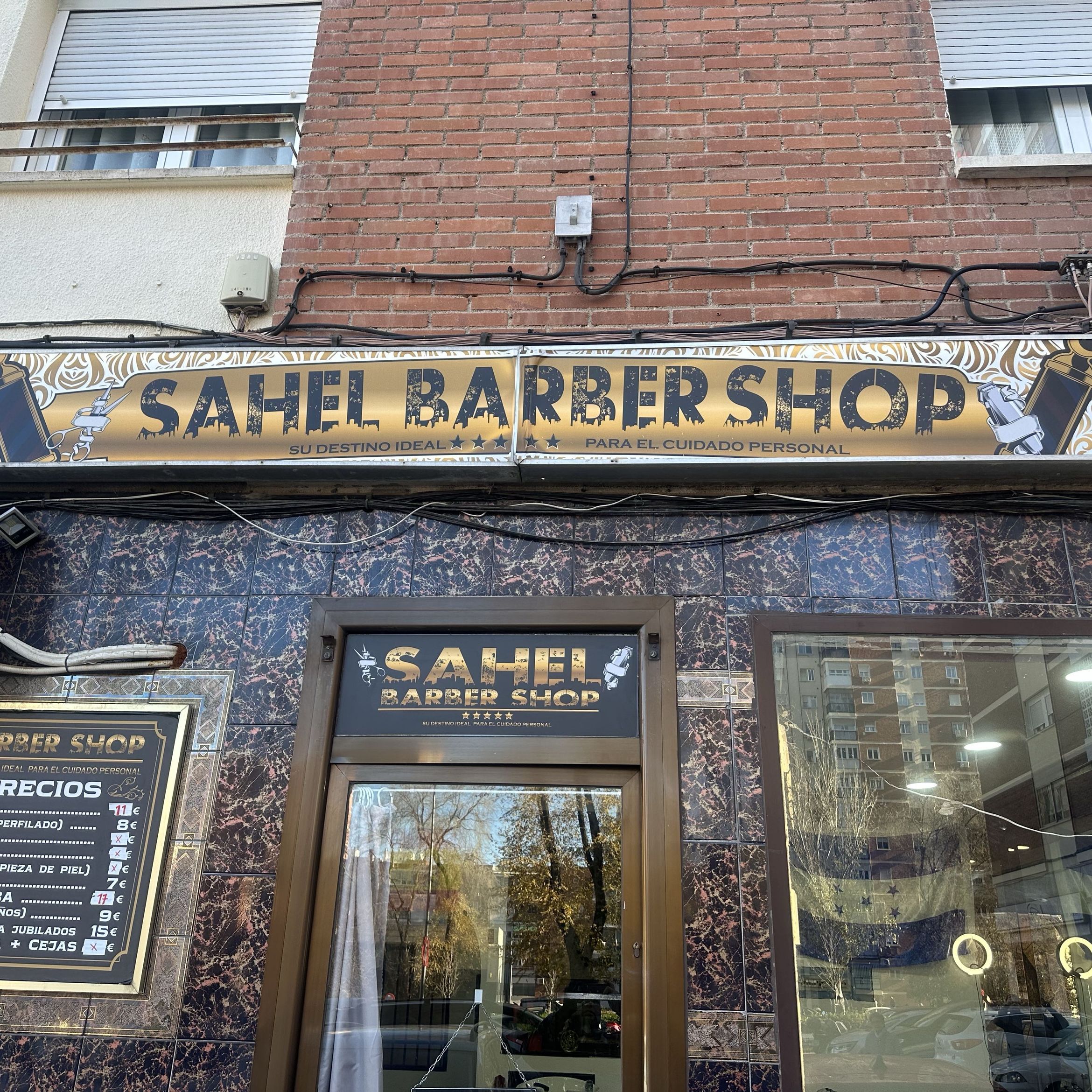 SAHEL BARBER SHOP, Calle de Ginzo de Limia N 30, 28029, Madrid