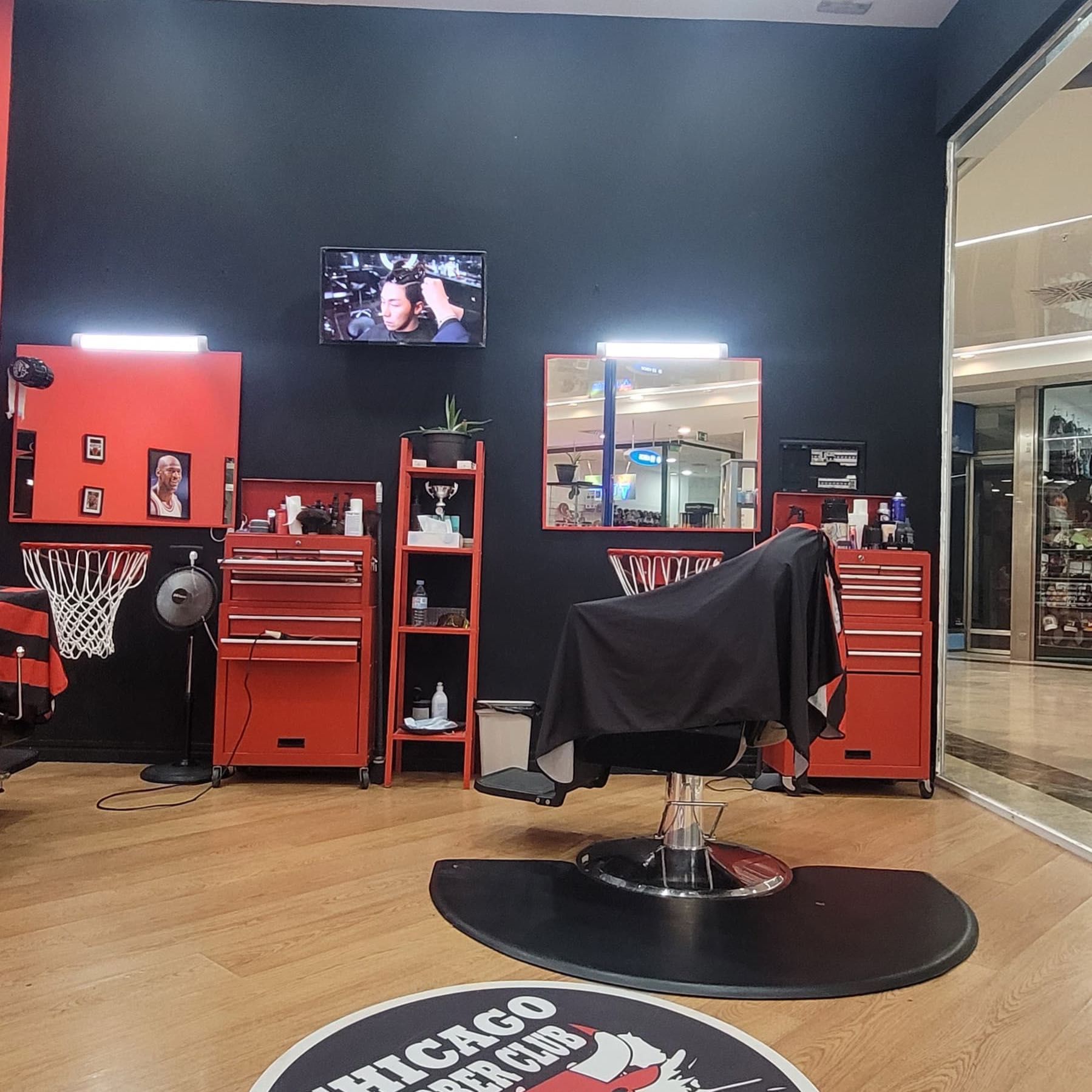 Chicago Barber club, Calle de Alcalá, 414, Local 66 centro comercial alcala norte, 28027, Madrid