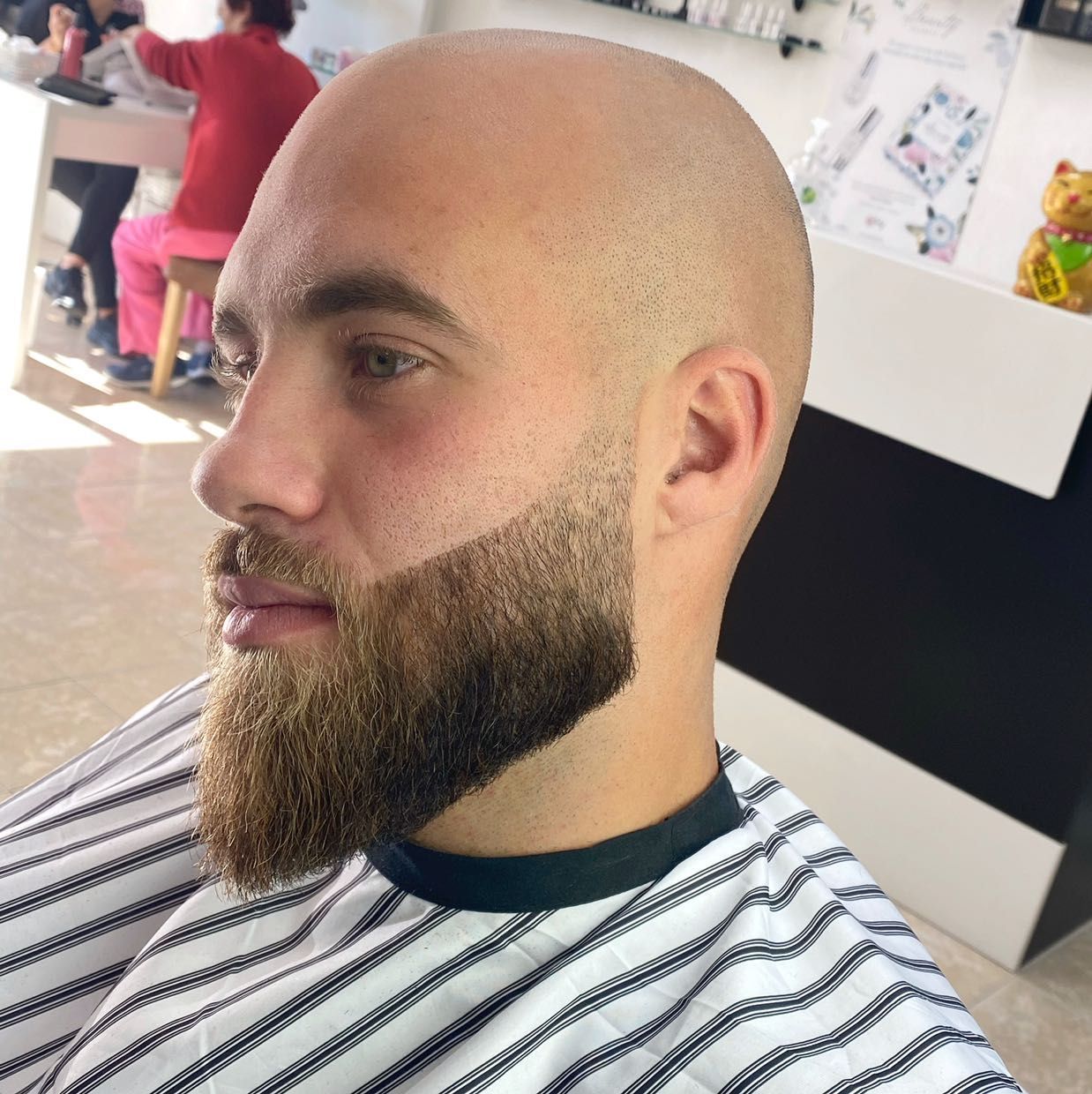 Arreglo de barba “M” o “L” ( mediana o larga) portfolio