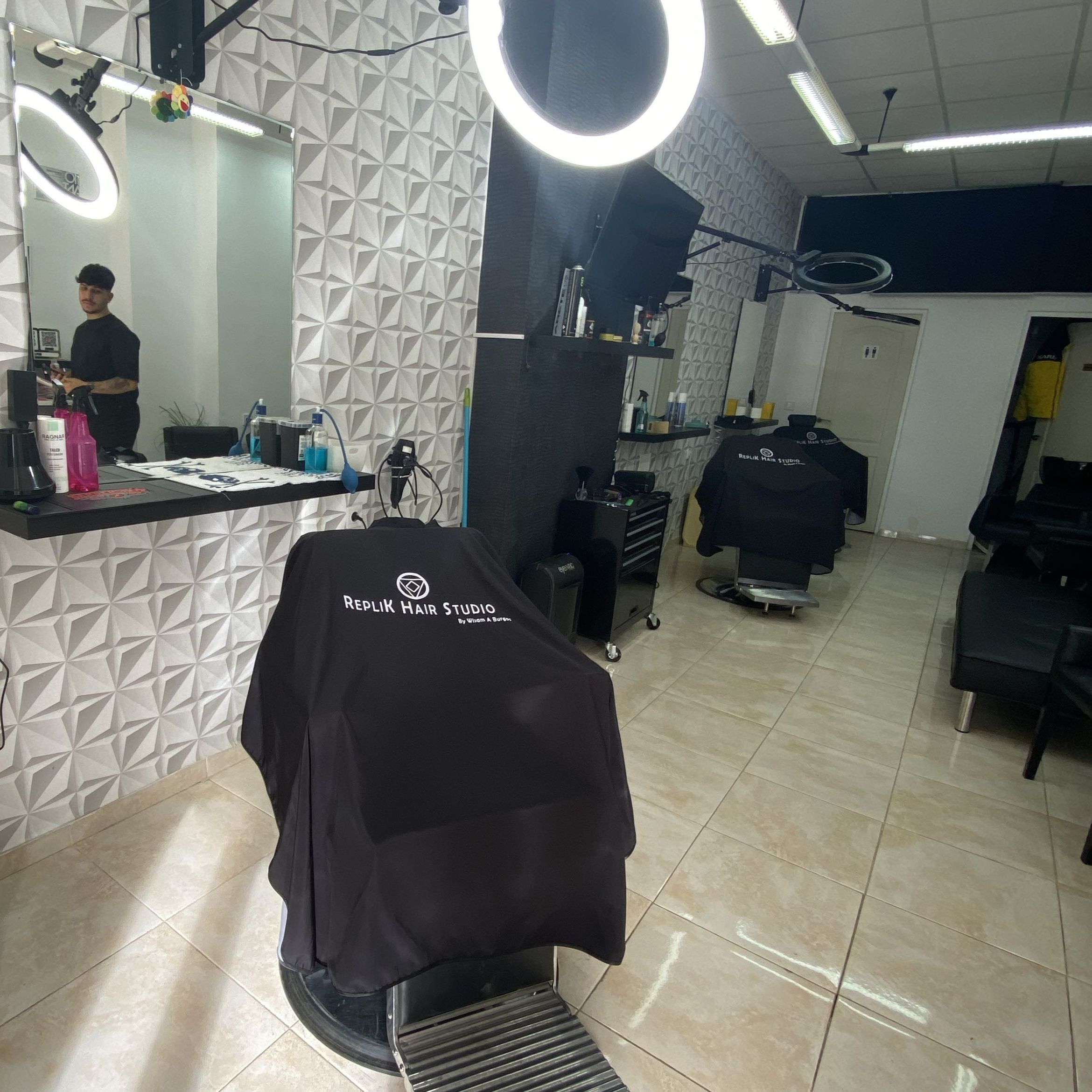 RepliK Hair Studio, Avenida Gregorio Prieto, 3, 29010, Málaga