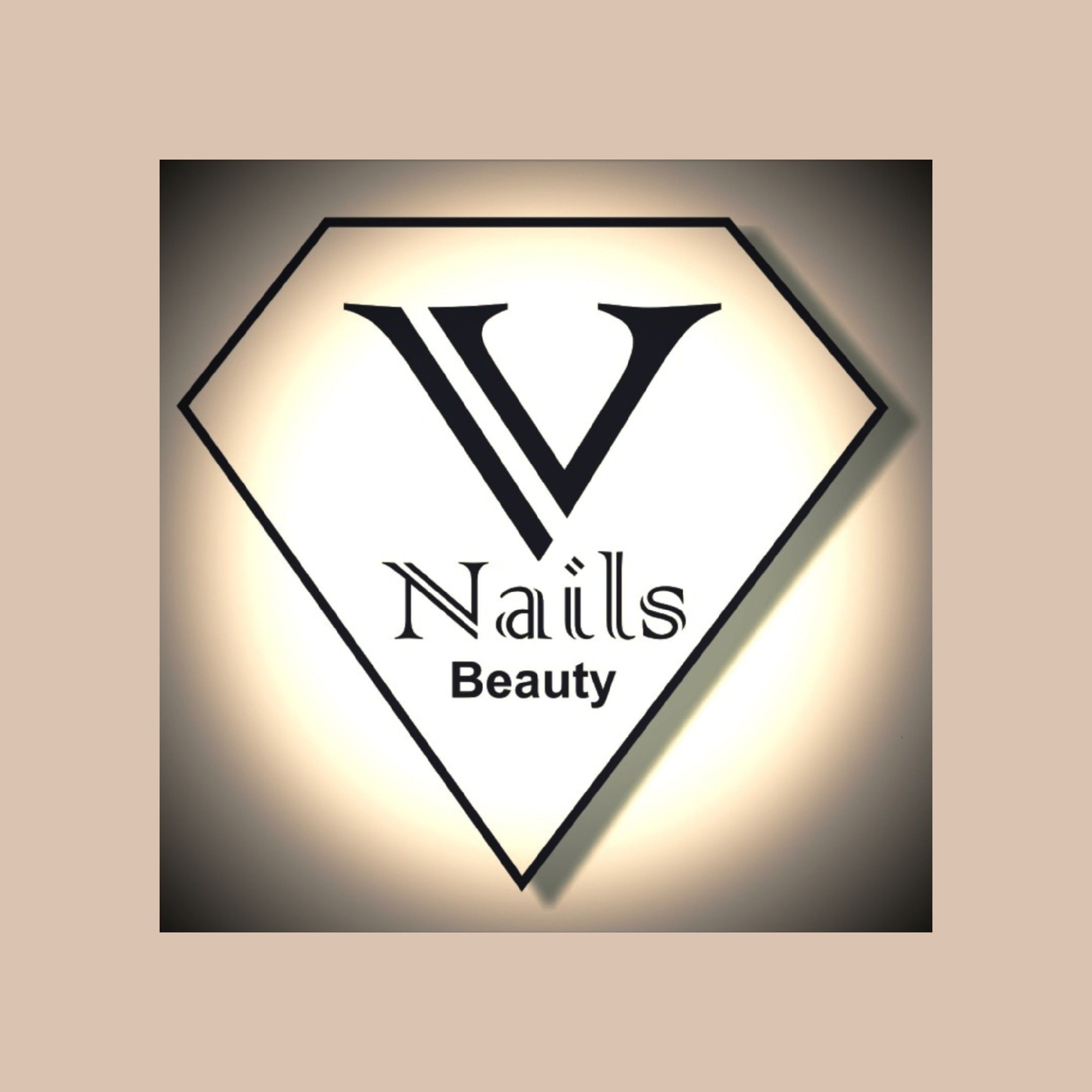 V Nails Beauty Chamberí, Calle de Andrés Mellado, 61, 28015, Madrid