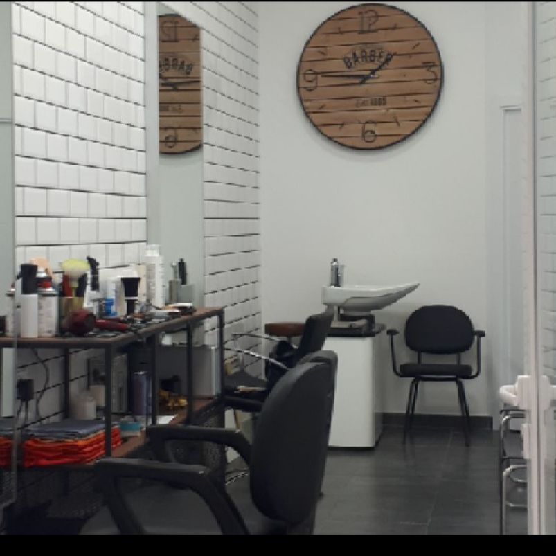 Peluqueria Sanchez Doña, Junto Peluqueria LORENTE, 29010, Málaga