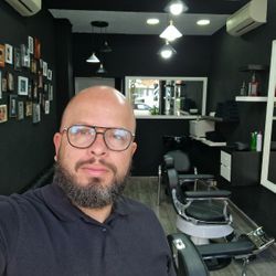 Marcos barber shop, Calle Rafael Finat, 7, 28044, Madrid