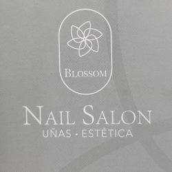 Blossom Nail Salon, Calle de Bolivia, 16, 28016, Madrid