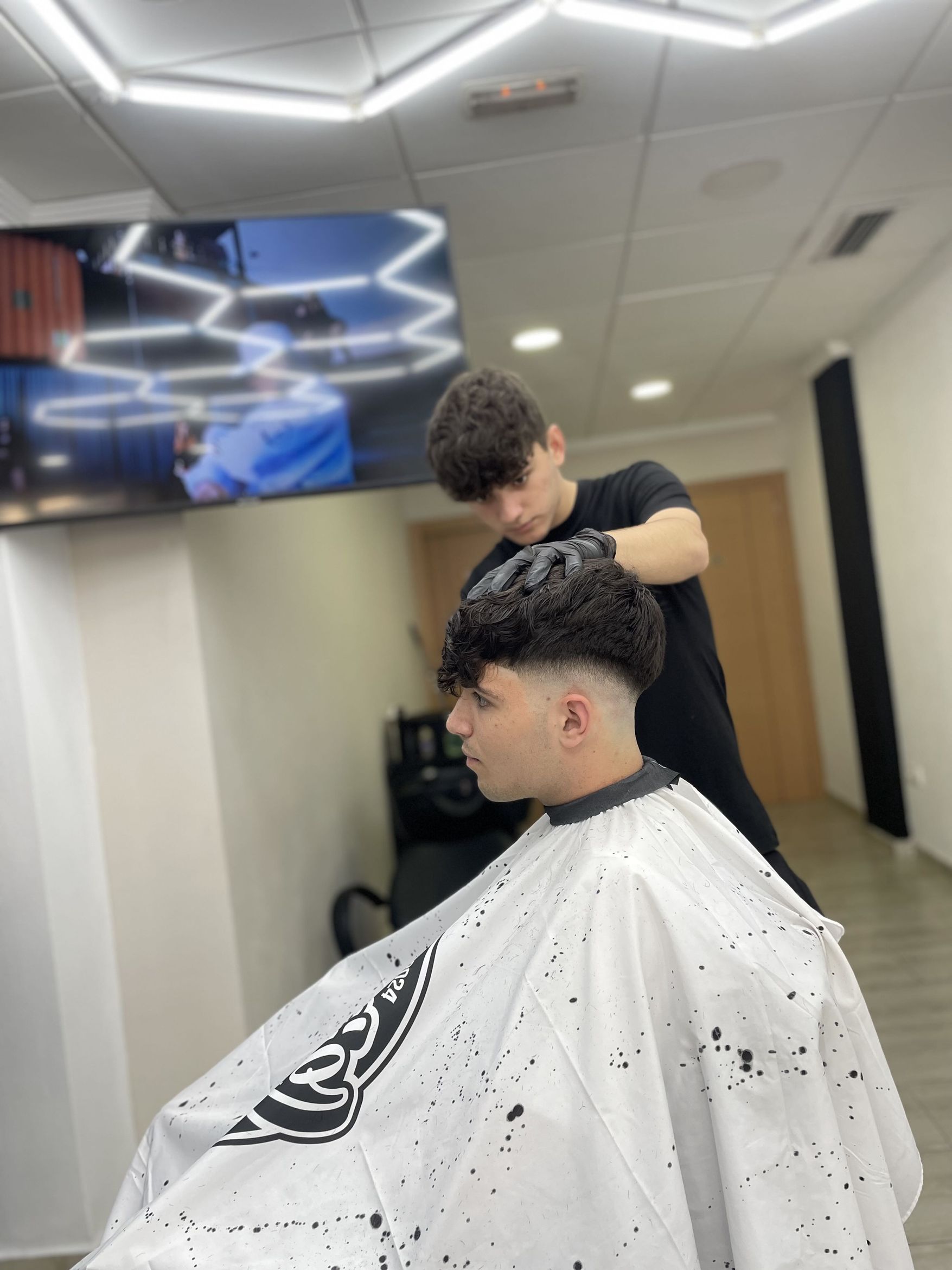 Manu Juan - Sky barbershop studio