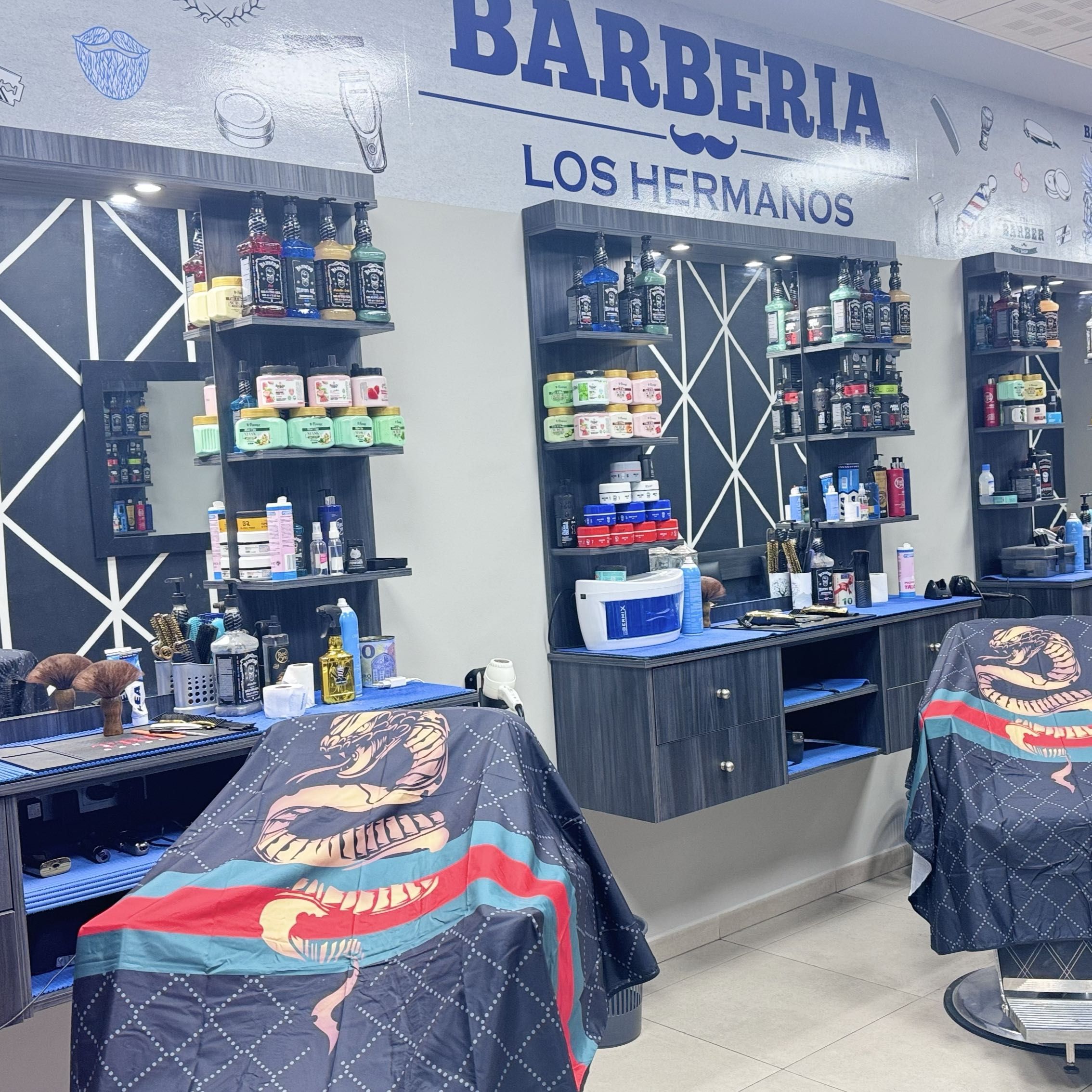 Barbería los hermanos, Avenida de la Constitución, 9C, 29500, Álora