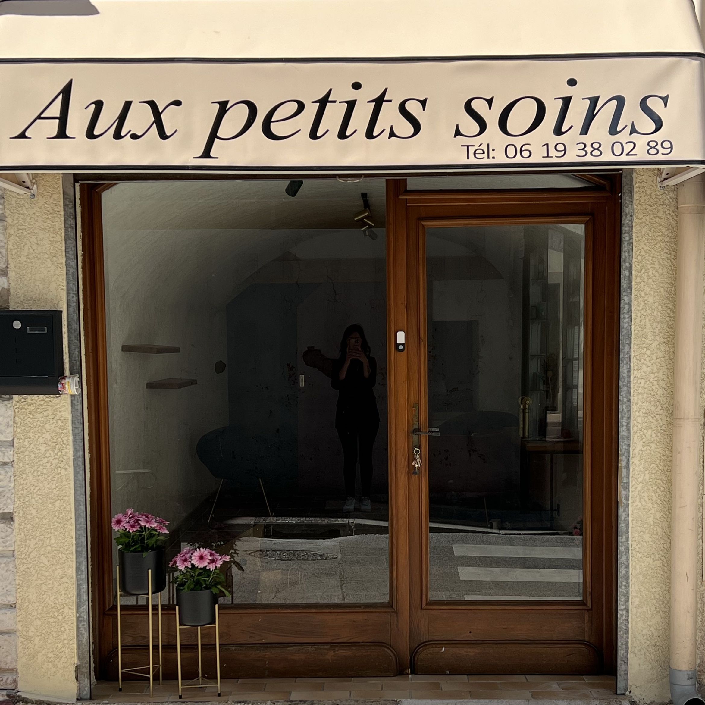 Aux petits soins, Rue de la Bienfaisance, 30500, Saint-Ambroix