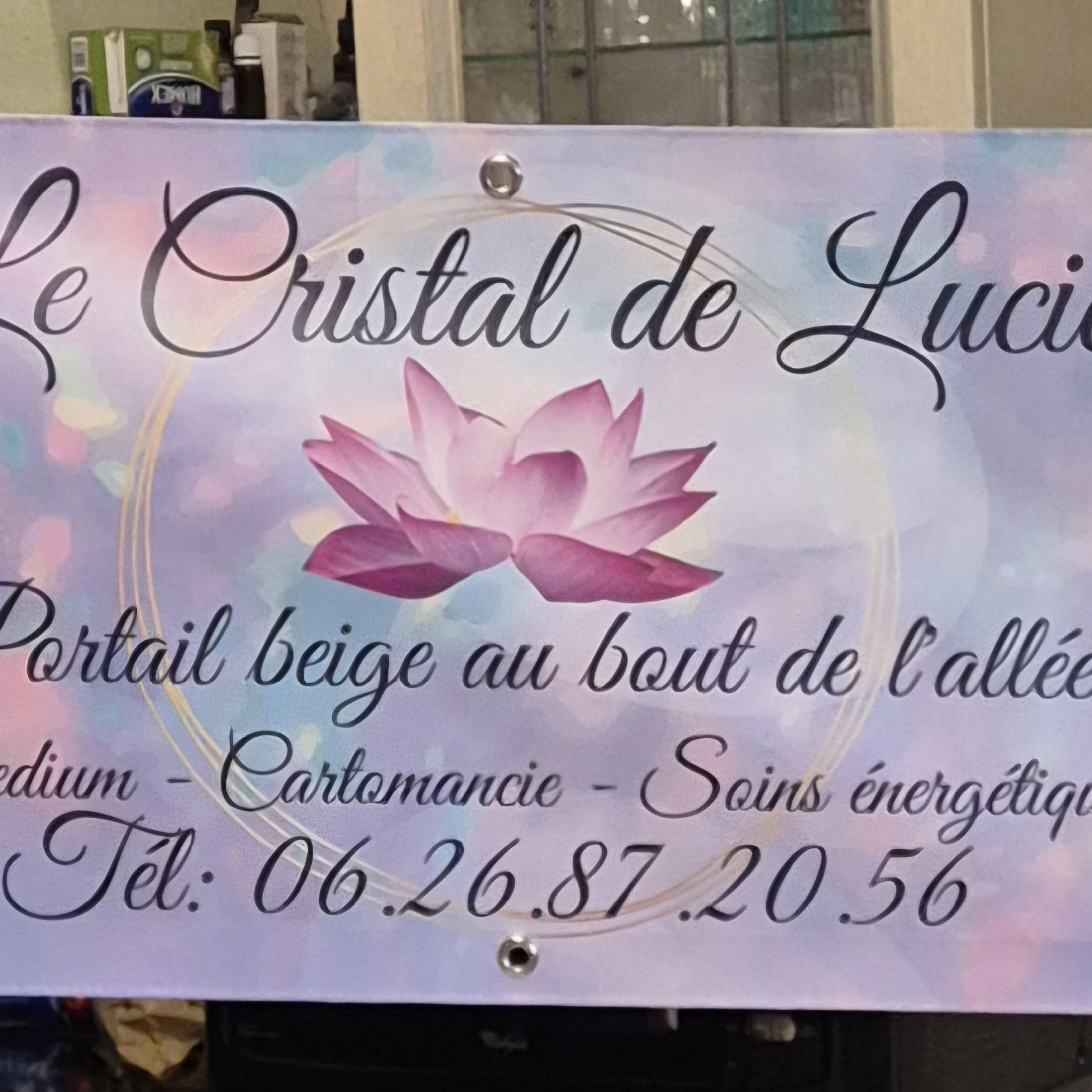 Le Cristal De Lucie, 6 Place Sainte-Opportune, 27750, La Couture-Boussey