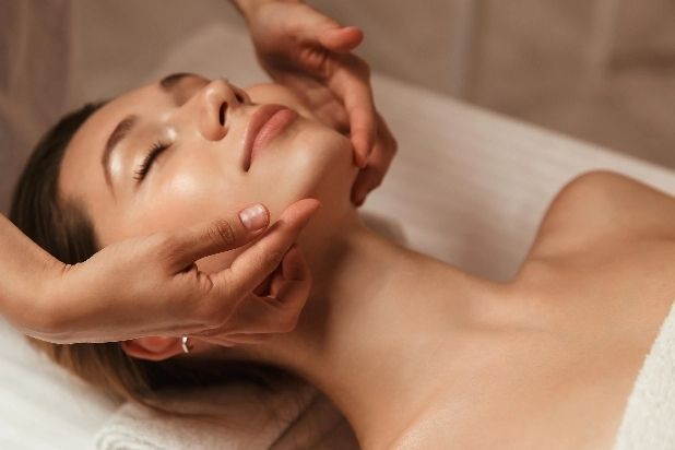 Lymphatic Drainage  & Face Lift/Glow Massage portfolio