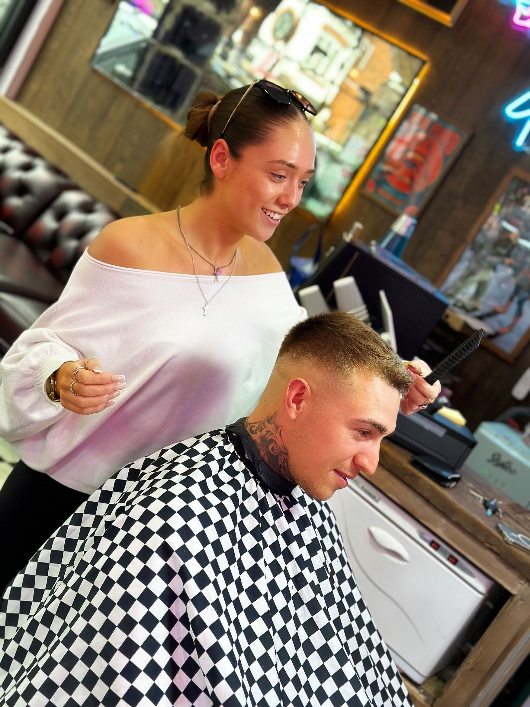 ELOISE TRAINEE BARBER - Las Barbers Chalfont St Peter™