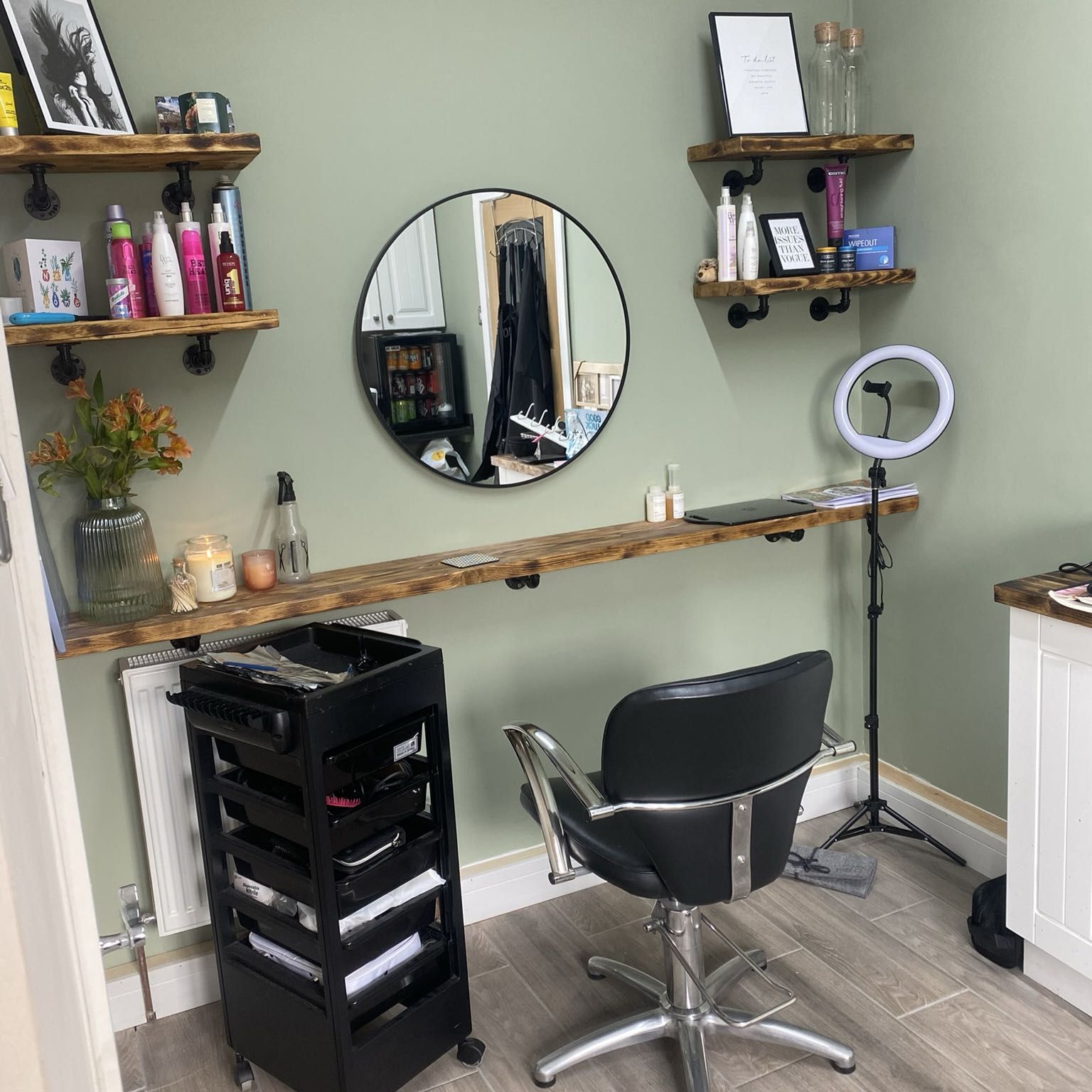 Chloe’s Hair Hub, North Parade, DN16 2PG, Scunthorpe