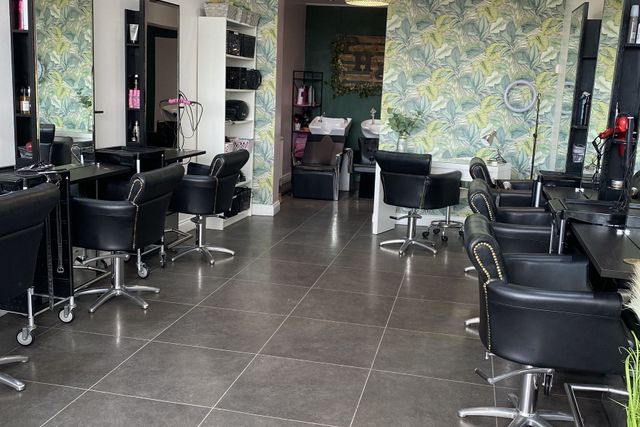 Paige's Hair & Beauty - Bristol, England - Book Online - Prices, Reviews,  Photos
