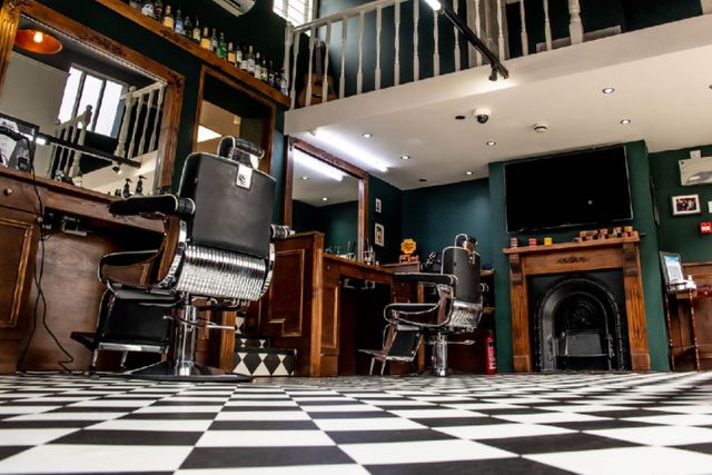 TOP 7] Mens haircut near you in Bishop's Stortford - Find the best mens  haircut place for you!