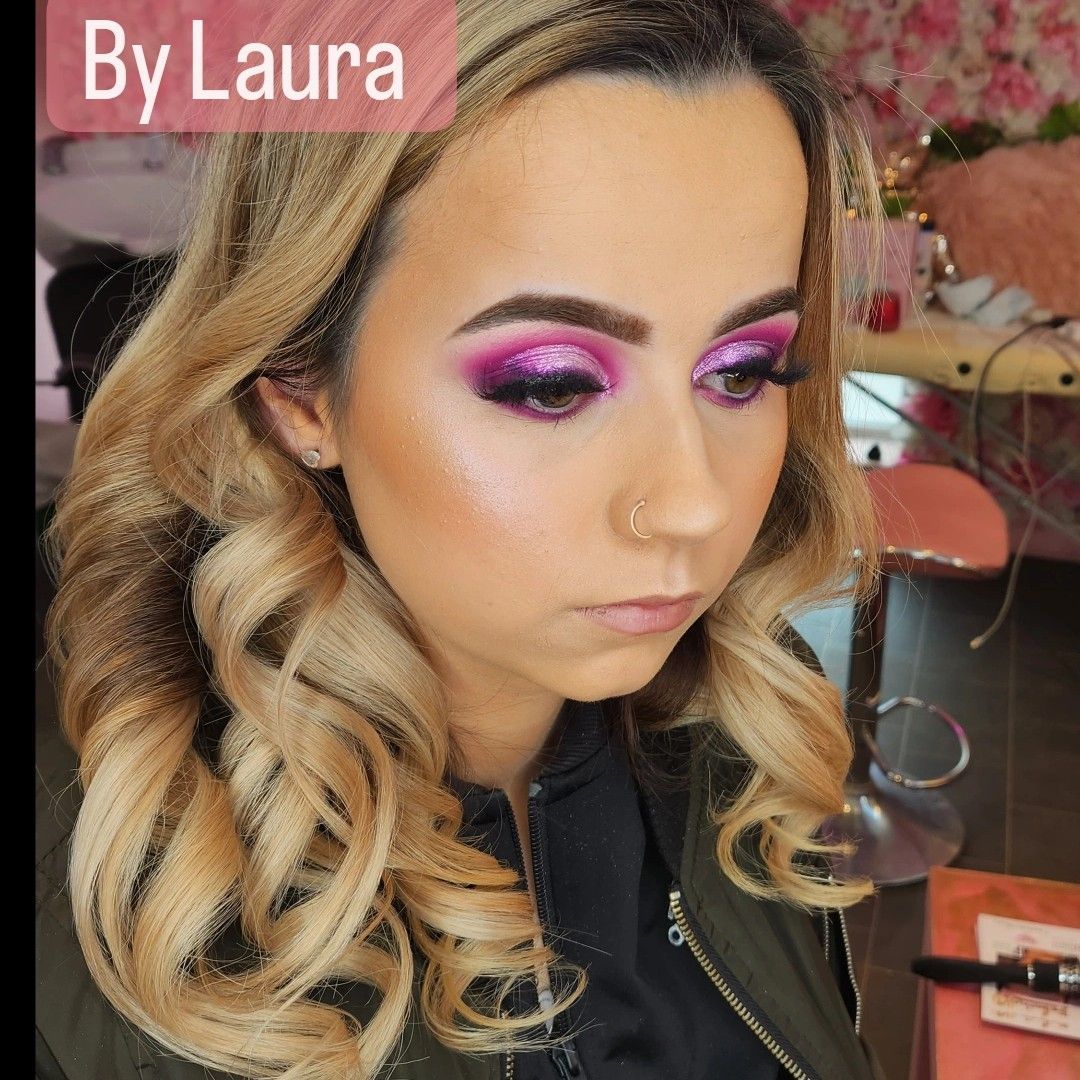 Make Up & Curls With Laura 💗Lashes £5 Extra portfolio