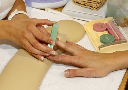 Portfolio usługi Manicure japoński (obie dłonie)