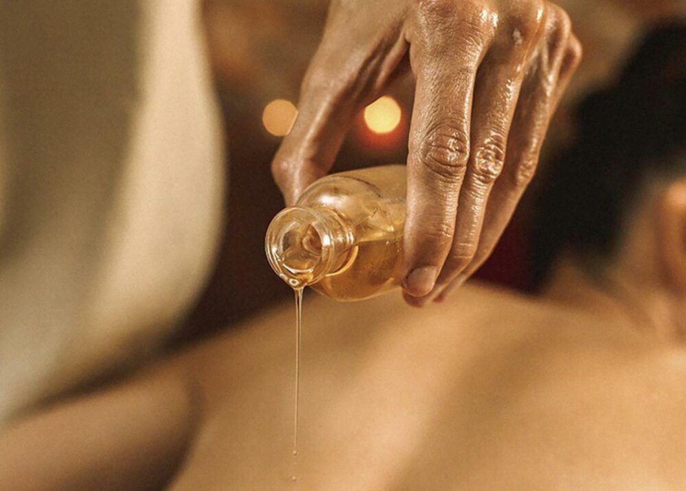 Portfolio usługi Relaksacyjny masaż ciała złotym olejkiem z Marr...