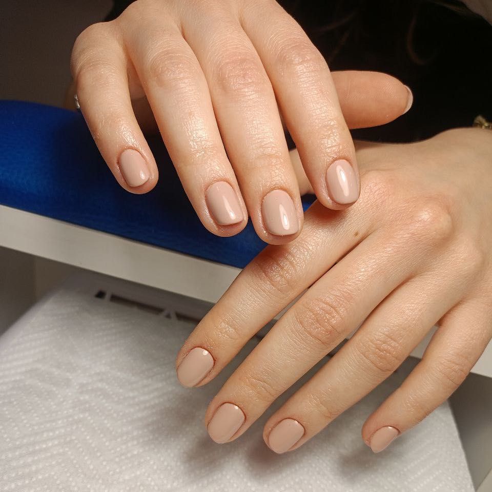 Portfolio usługi Manicure hybrydowy (1 kolor)