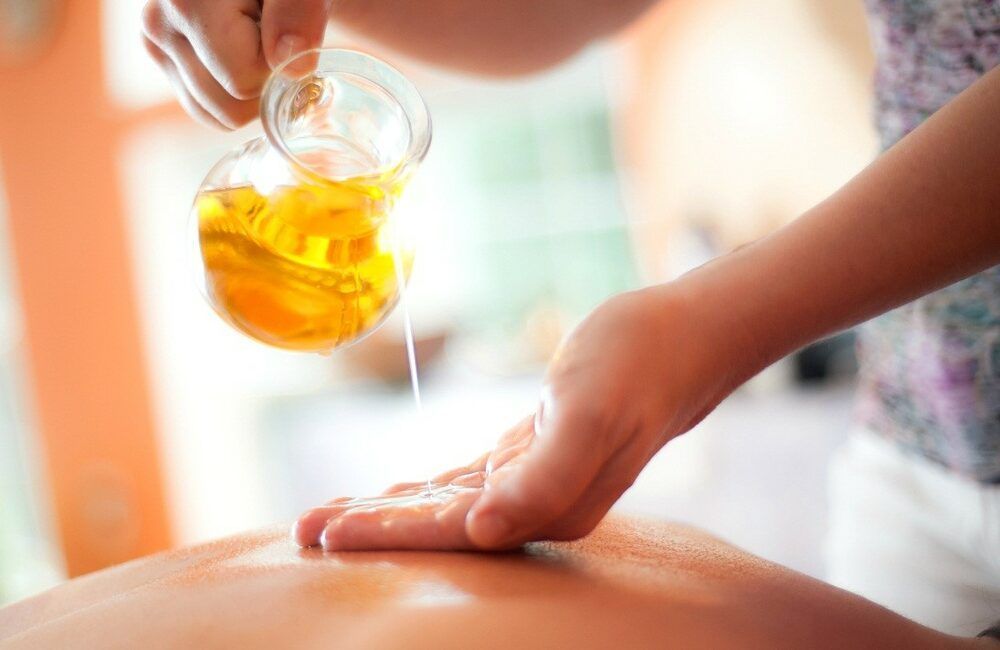 Portfolio usługi Masaż aromaterapeutyczny ciała ciepłym olejem