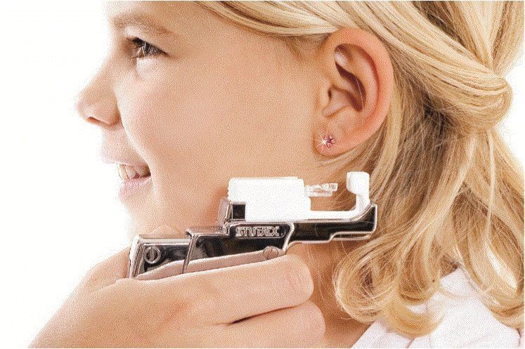 Portfolio usługi Przekłucie uszu (możliwość obu jednocześnie)