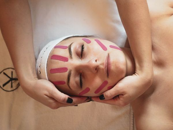 Portfolio usługi KOBIDO Tapes - odmładzający masaż japoński twarzy