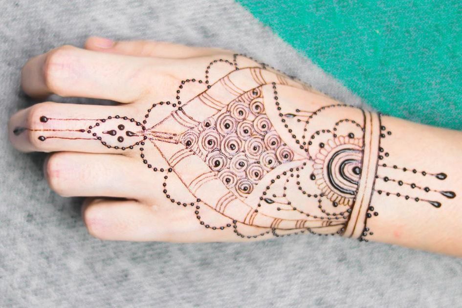 Portfolio usługi Mehendi - malowanie wzorów henną
