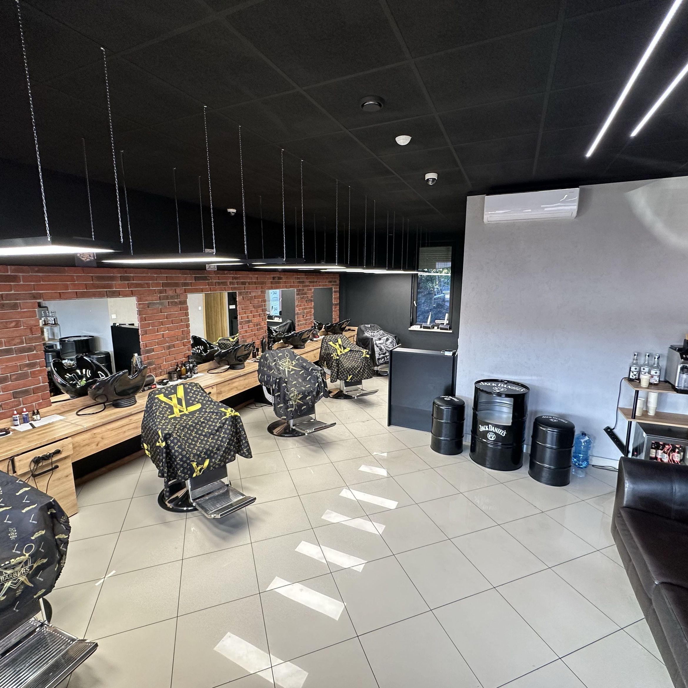 Barbershop u Sławka, Aleja Jana Pawła || 49B/8, 8, 05-250, Radzymin