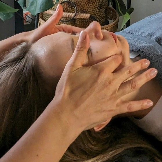 Portfolio usługi REFLEKSOLOGIA💆‍♀️+masaż Liftingujący+aromaterapia