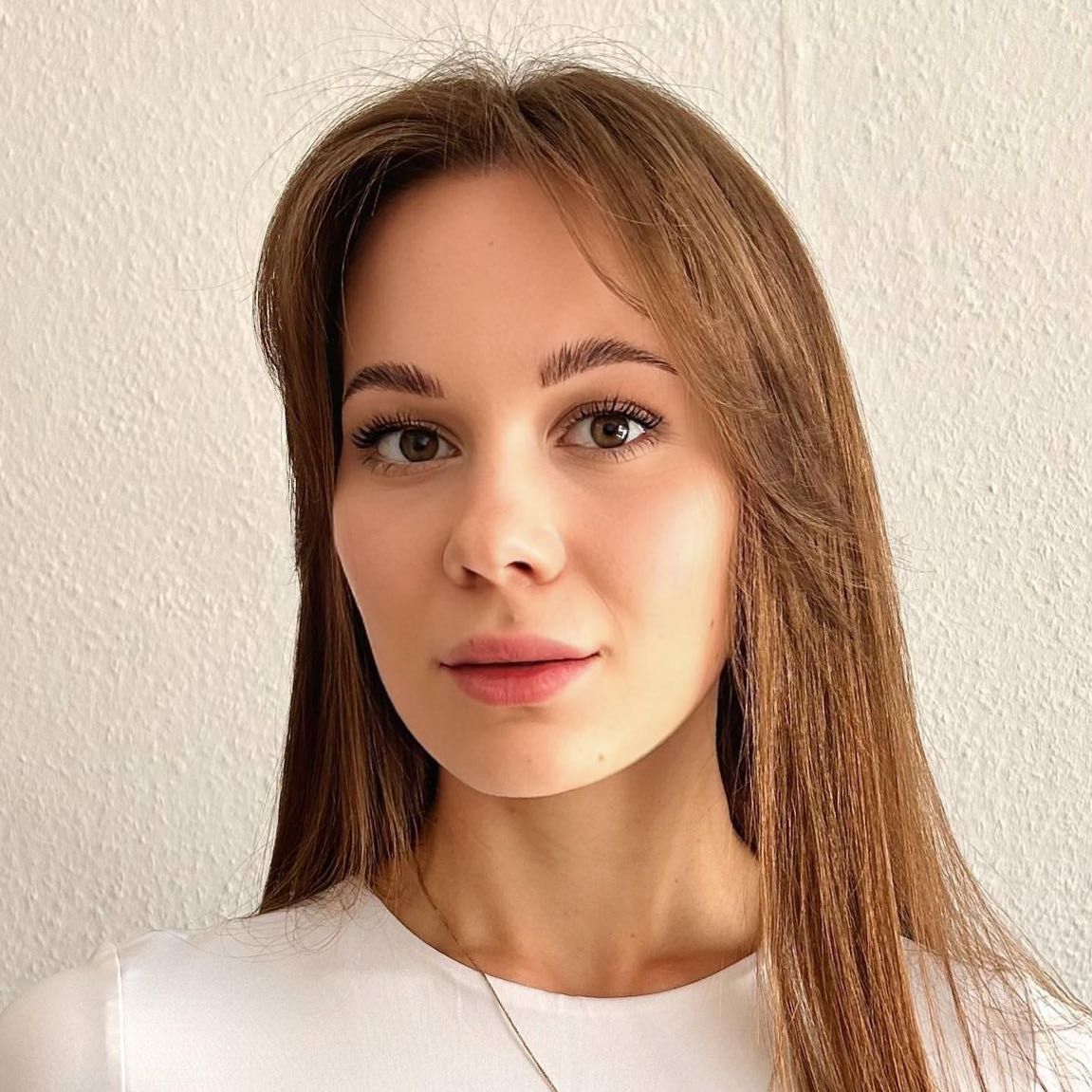 Valentyna Sushkova - Mani Color & Skin Expert