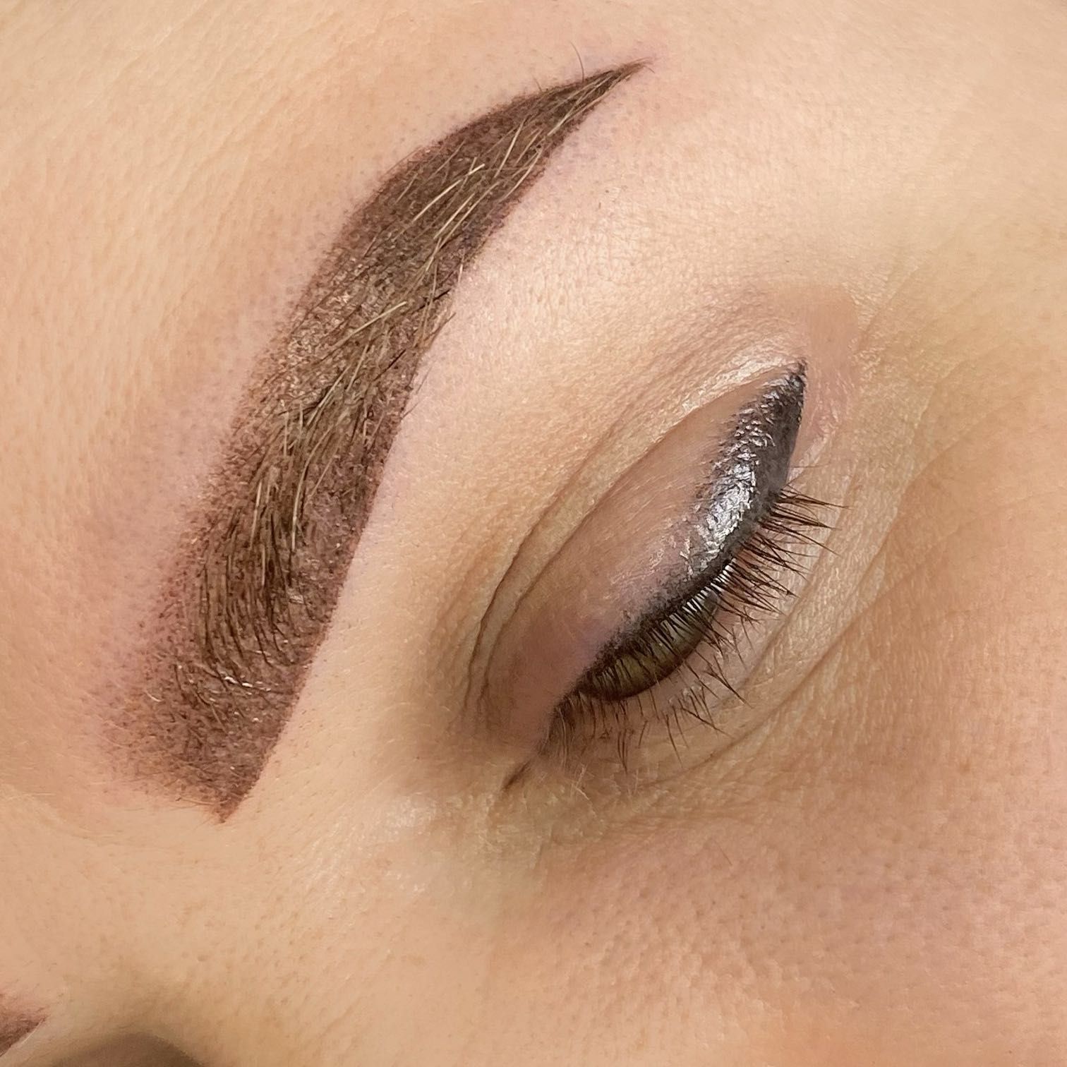 Portfolio usługi Makijaż permanentny powieki górnej eyeliner