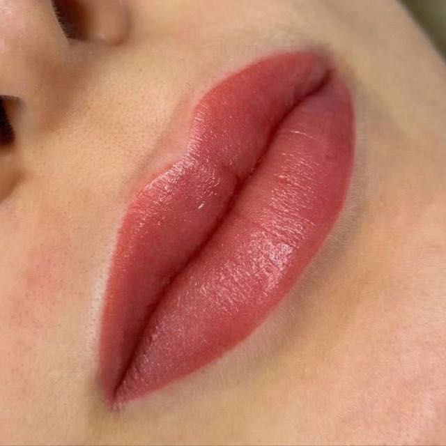 Portfolio usługi Makijaż permanentny ust technika Aquarel