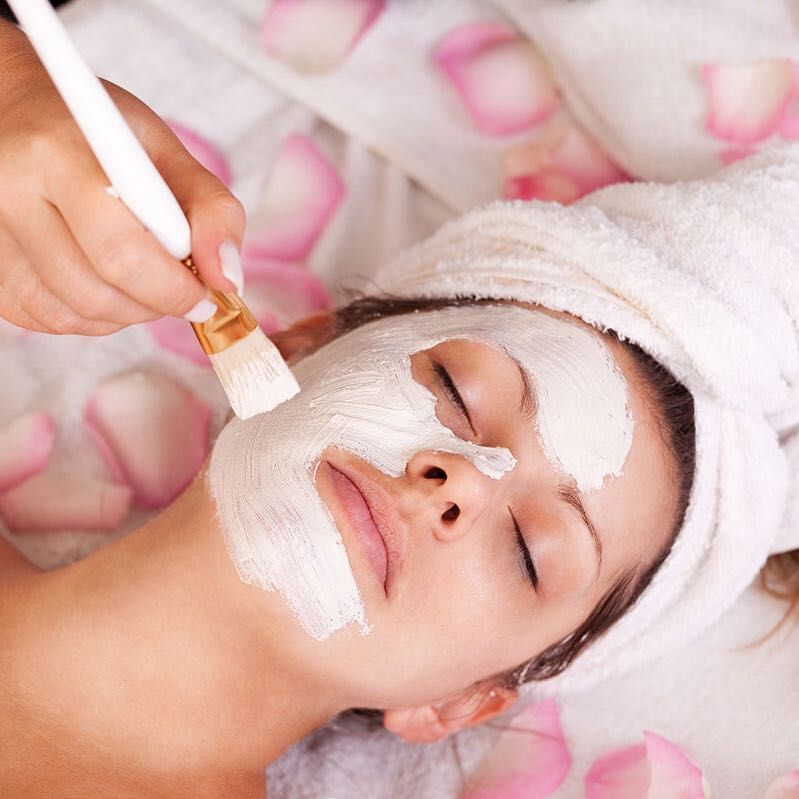Portfolio usługi Relaksujący masaż twarzy szyi i dekoltu pędzlami