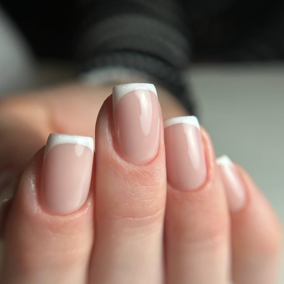 Portfolio usługi Przedłużenie paznokci żelem + french manicure
