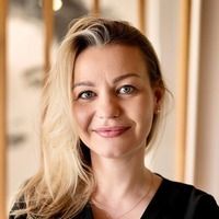 Karolina Wróbel - Esti Life - profesjonalna pielęgnacja skóry