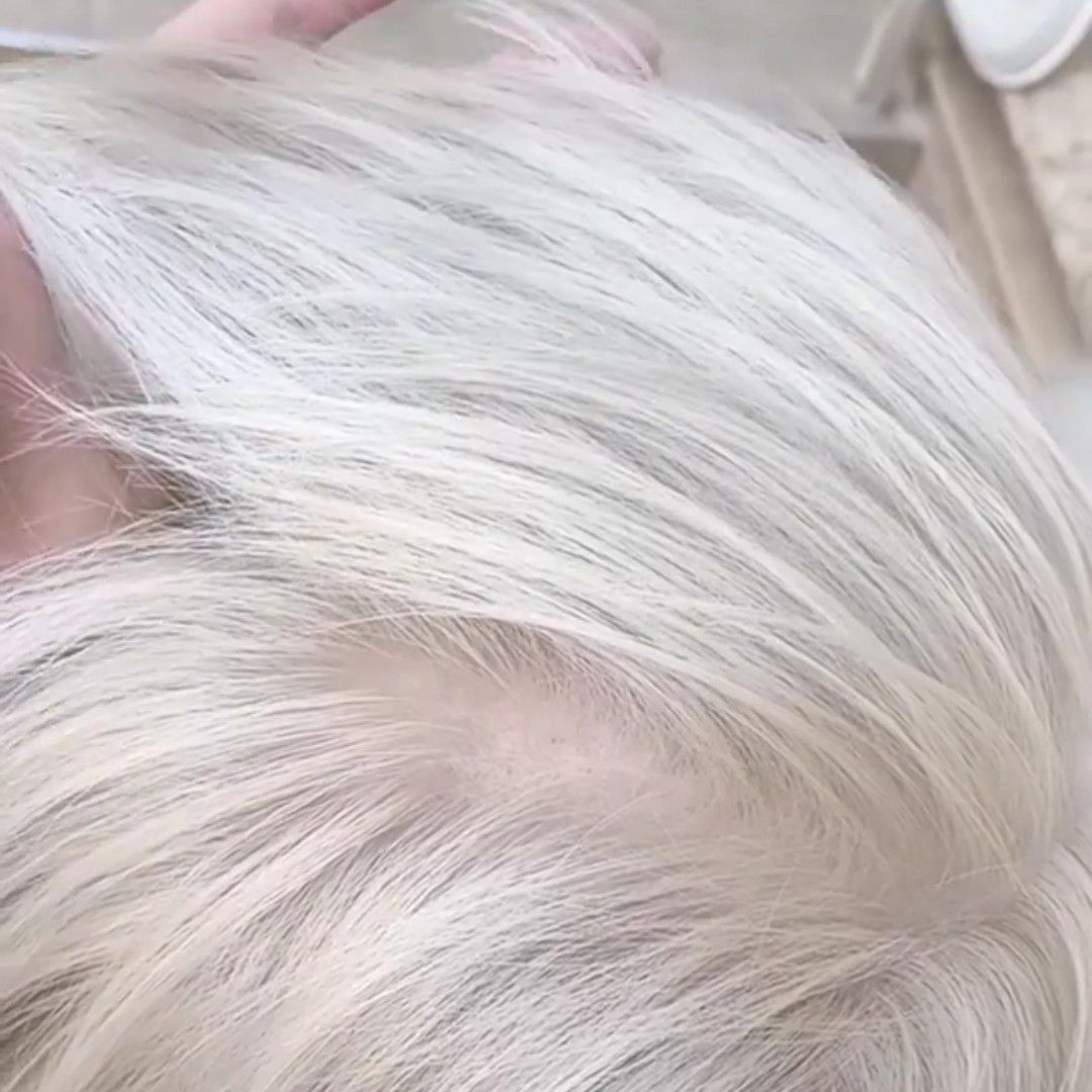 Portfolio usługi rozjaśnianie odrostów + tonowanie włosów w blond