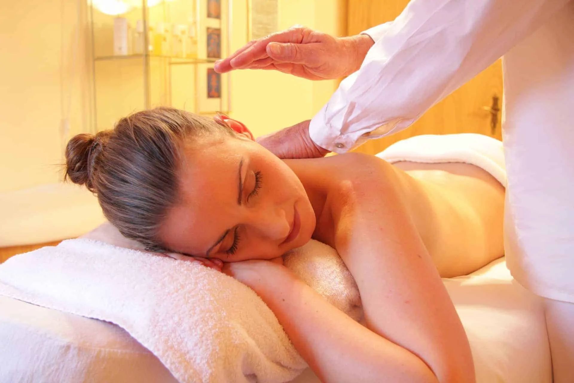 Portfolio usługi Masaż relaks gorącym olejkiem massage with hot oil