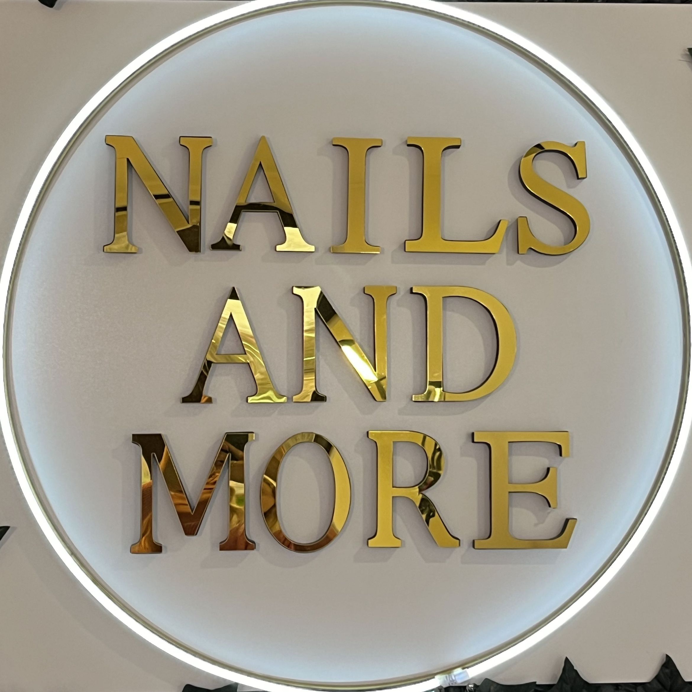 Nails & More, Klecza Dolna 75, Pierwsze piętro nad żabka, 34-124, Wadowice
