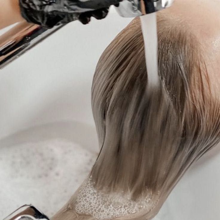Portfolio usługi Mycie włosów