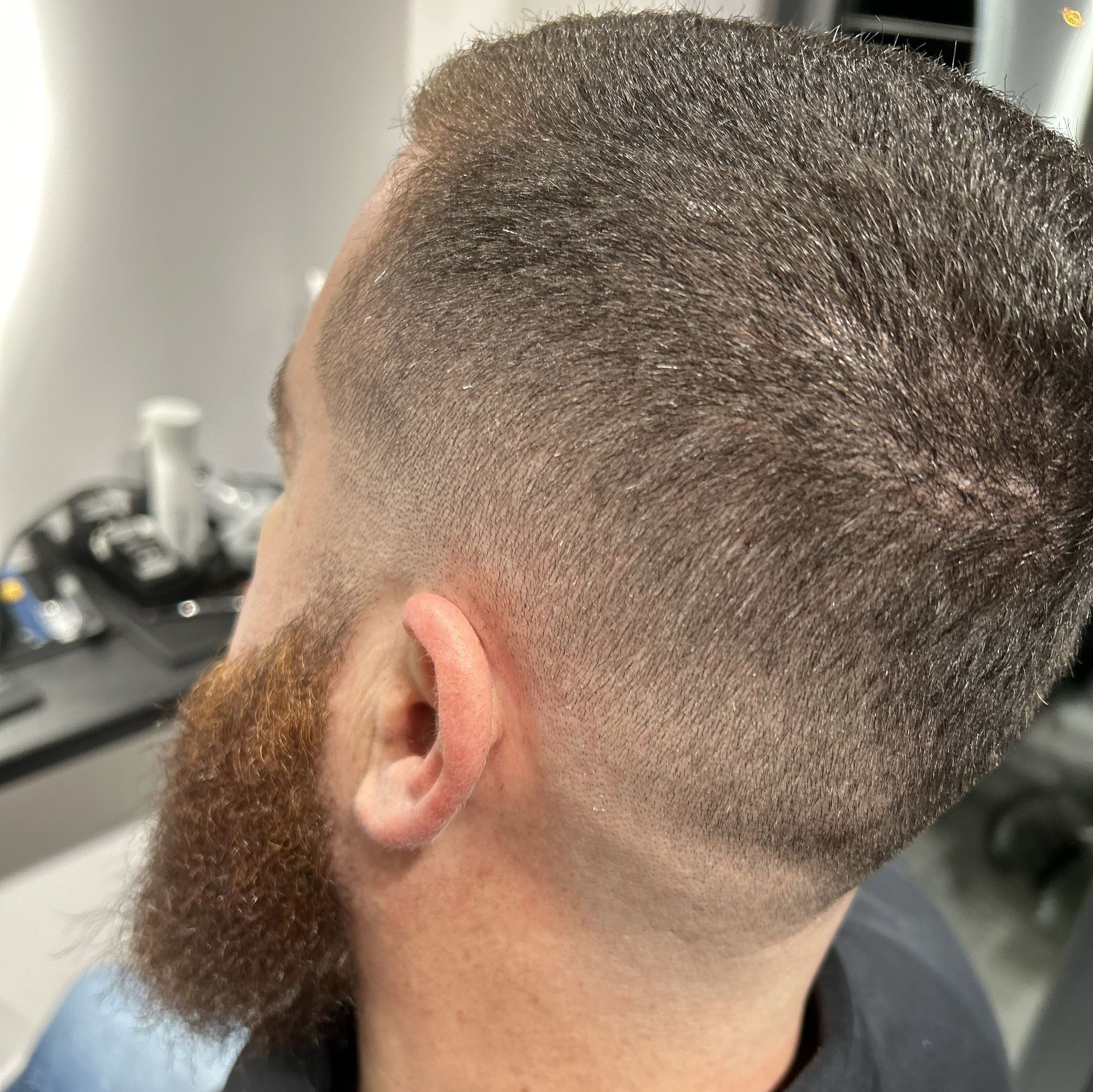 Portfolio usługi Strzyżenie barberskie z podgalarką (włosy krótkie)