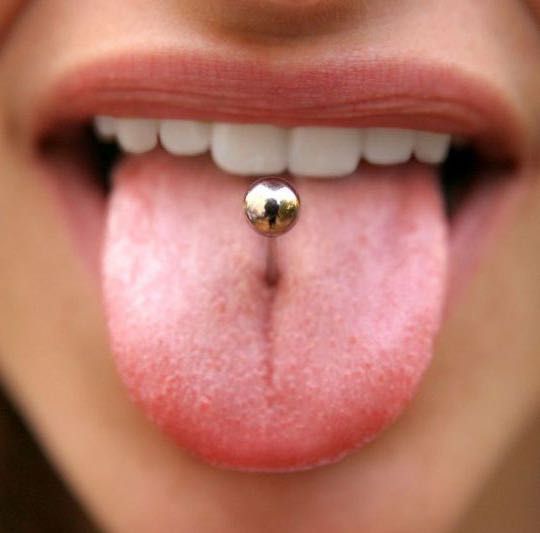 Portfolio usługi Piercing jamy ustnej - Język standard tongue