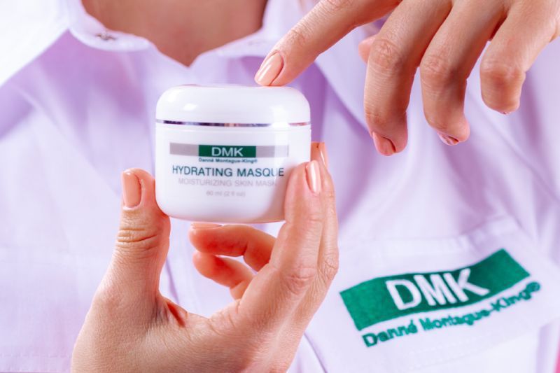 Portfolio usługi DMK atraumatyczne oczyszczanie skóry