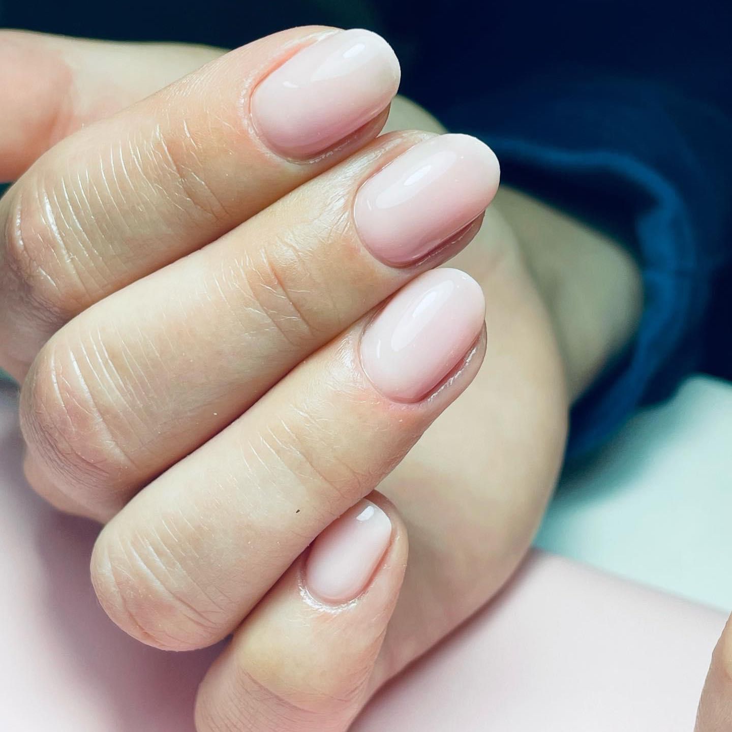 Portfolio usługi Manicure hybrydowy krotkie  paznokcie do opuszka