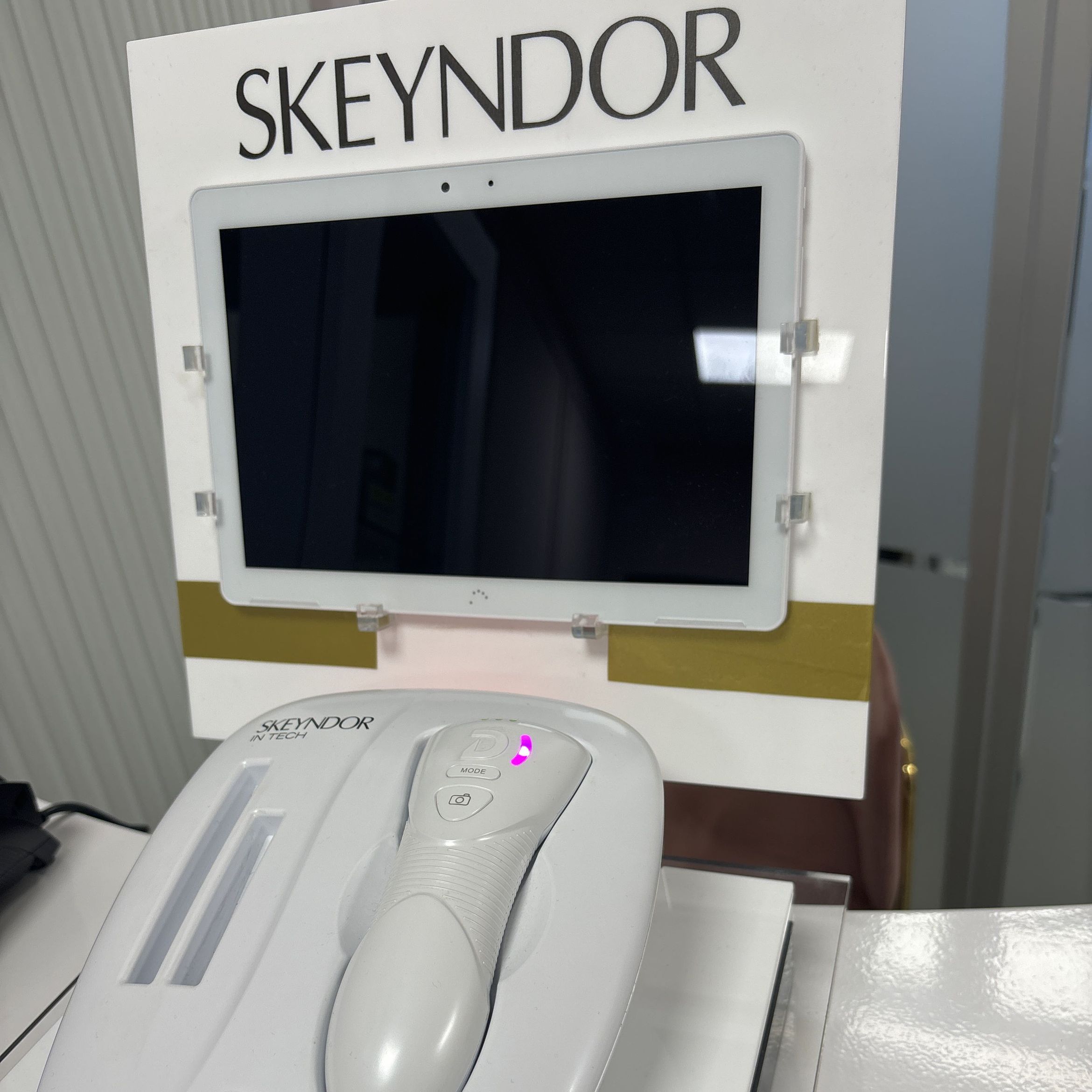 Portfolio usługi Analiza twarzy Skeyndor Skin Smart