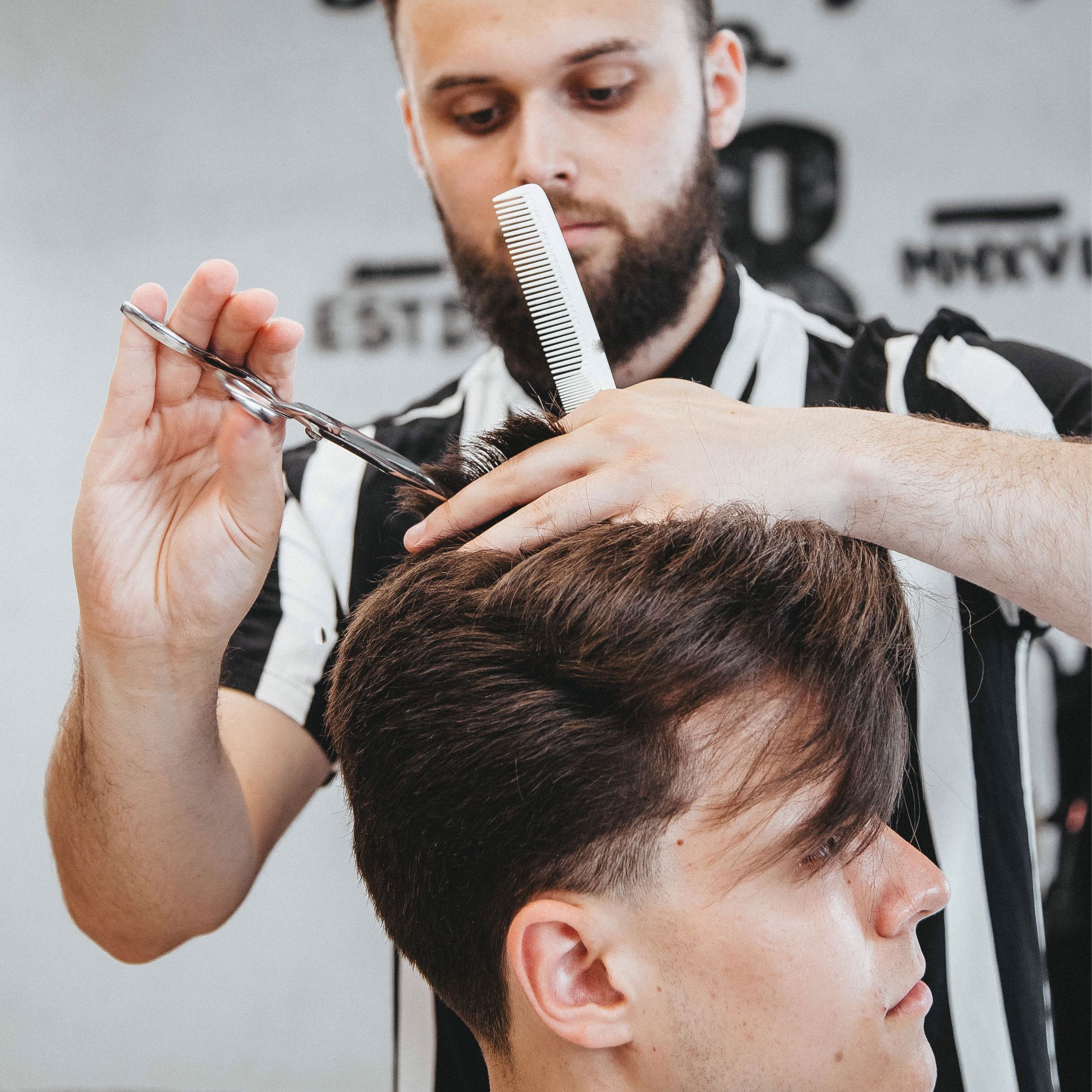 Portfolio usługi Strzyżenie długich włosów (klasyczne nożyczkami