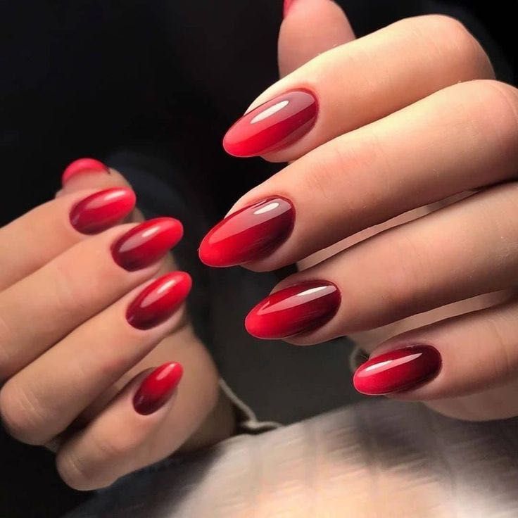 Victoria 😎 - 🩵 Design Lashes & Nails