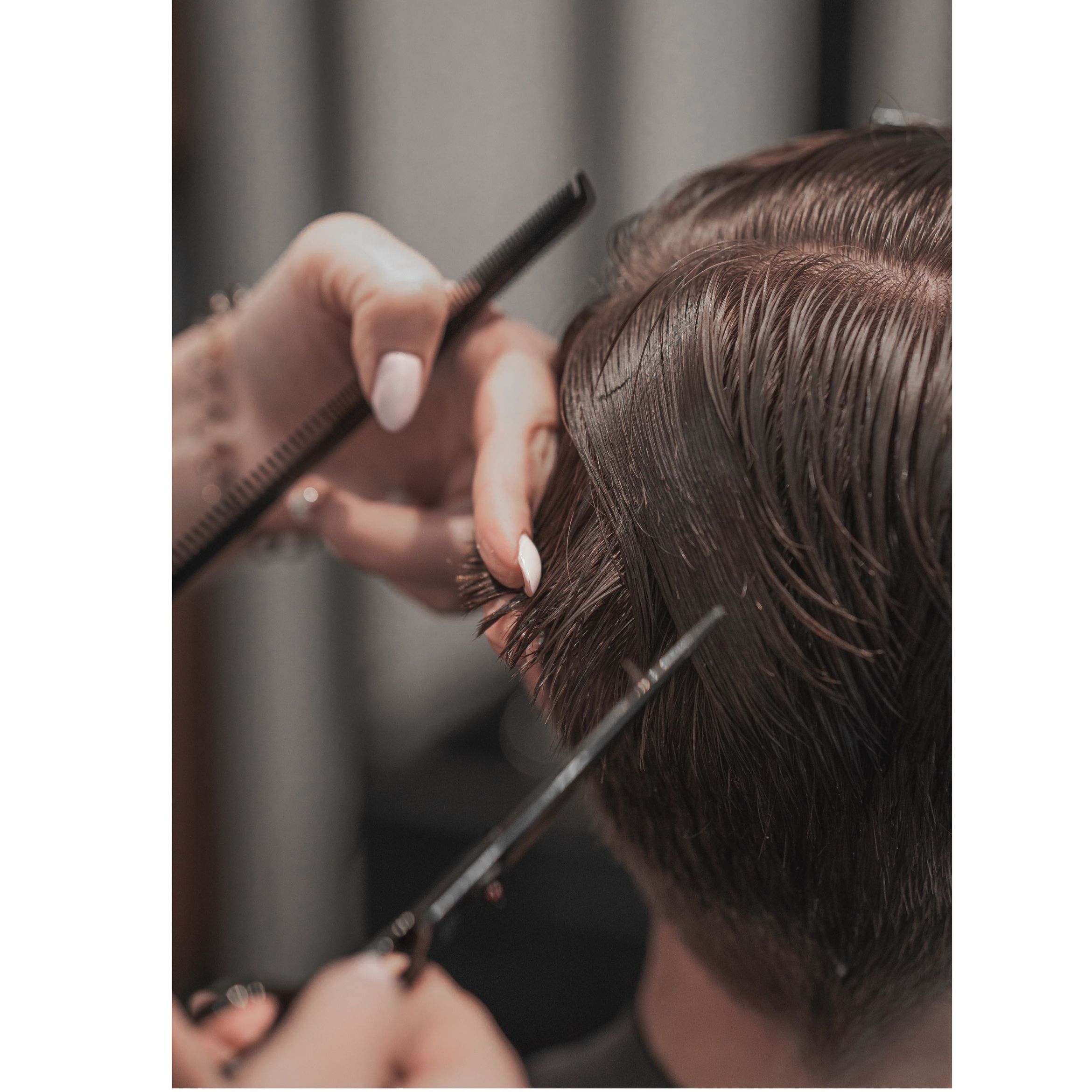 Portfolio usługi Strzyżenie włosów półdługich/długich z nawilżaniem